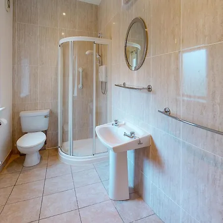 Дом отдыха Lakeside Homes - Type B By Trident Homes